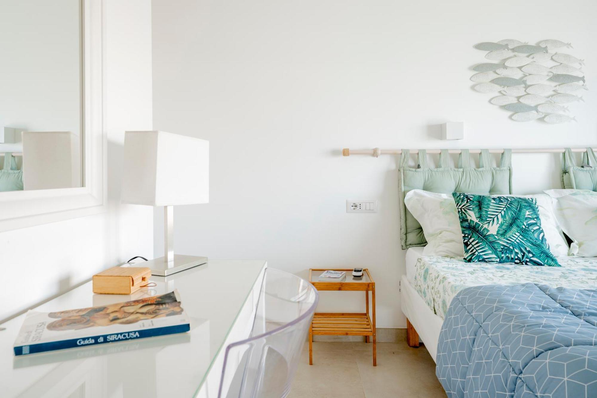 Eos Sea View Apartments 시라쿠사 외부 사진